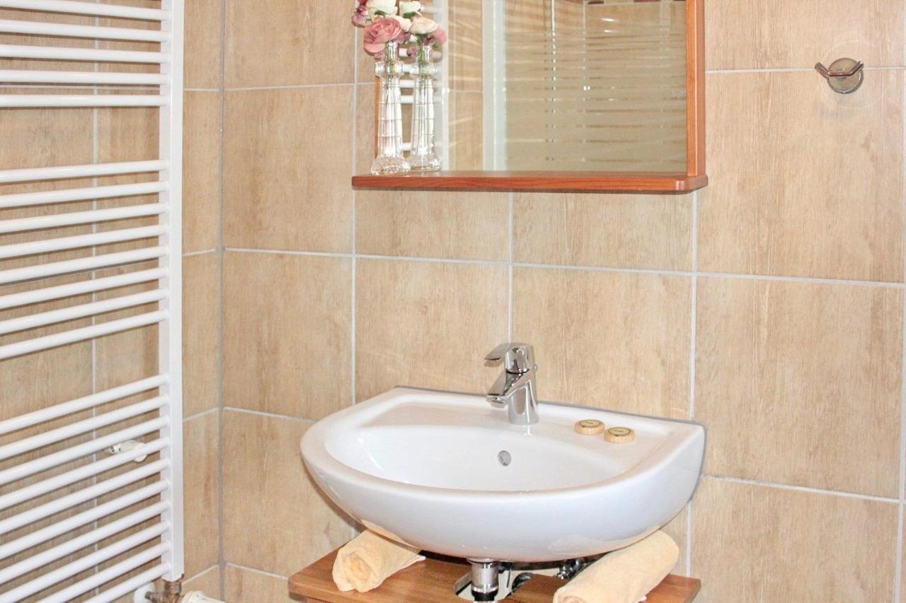 לובנאו Ferienhaus Herz מראה חיצוני תמונה